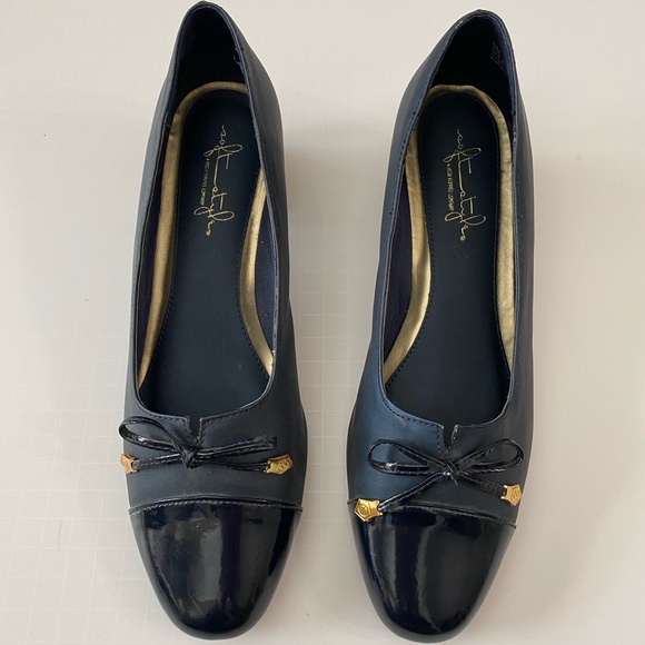 SOFT STYLE By Hush Puppies Sara Stack Heel Shoes Patent Toe Navy Blue Sz 8.5 M - Picture 7 of 8